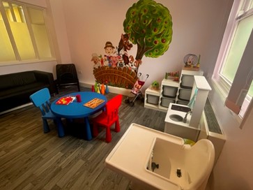 Cranworth centre ftr pink farmyard room 2